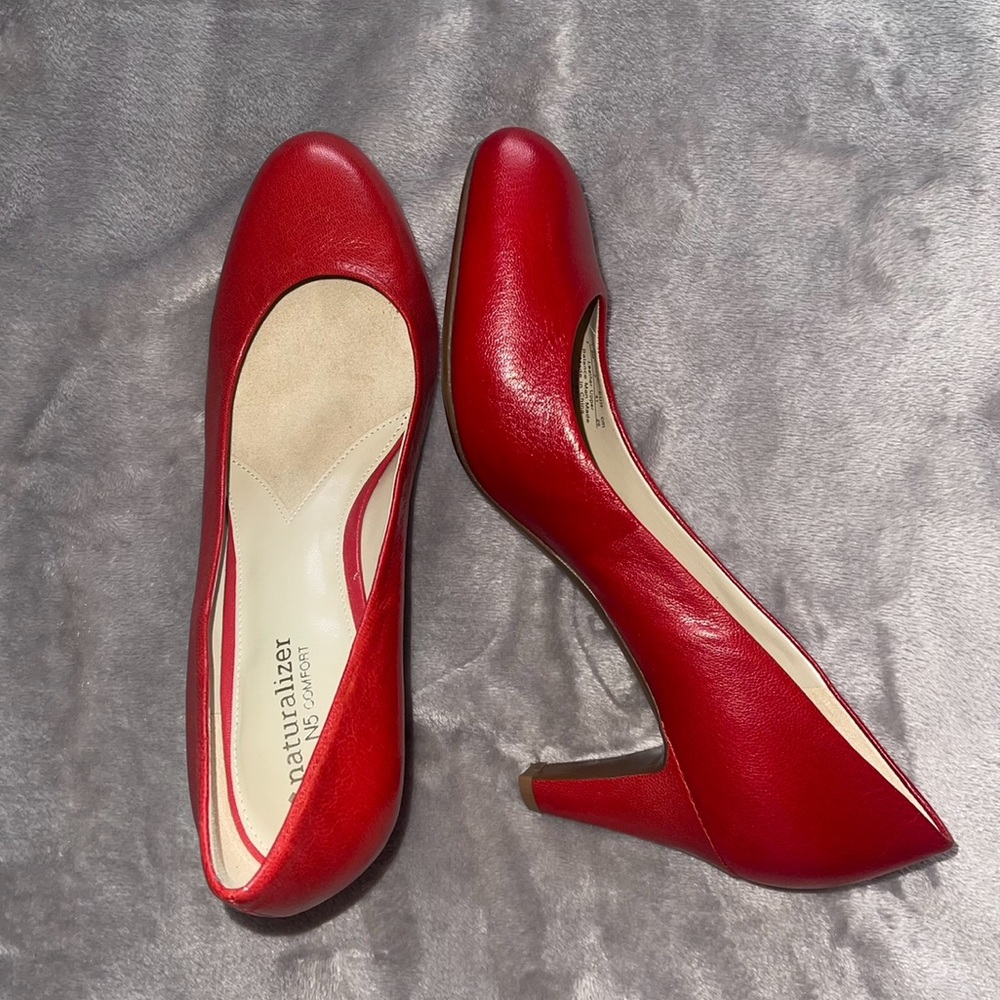 Naturalizer red leather closed toe heels